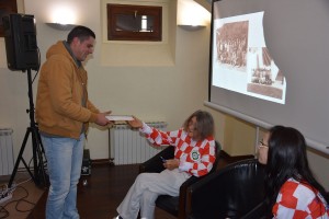2016-12-20 Osijek-Nina knjiga-DSC 0375-s